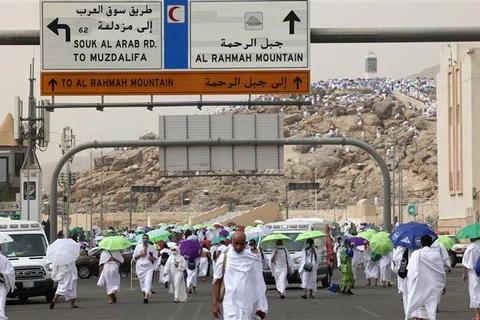 Các tín đồ Hồi giáo hành hương đến Thánh địa Mecca (Saudi Arabia), ngày 19/7/2021. (Ảnh: AFP/TTXVN)
