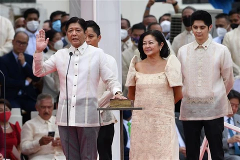 Ông Ferdinand Romualdez Marcos tuyên thệ nhậm chức Tổng thống Philippines tại thủ đô Manila, ngày 30/6/2022. (Ảnh: AFP/TTXVN)