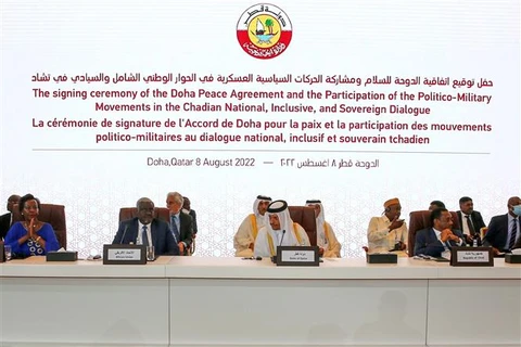 Các đại biểu dự lễ ký thỏa thuận hòa bình giữa chính quyền quân sự Cộng hòa Chad và các nhóm nổi dậy ở Doha (Qatar), ngày 8/8/2022. (Ảnh: AFP/TTXVN)