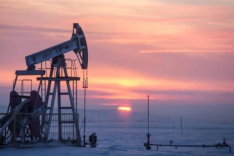 Một giàn khoan dầu tại khu vực Almetyevsk (Nga). (Ảnh: TASS/TTXVN)