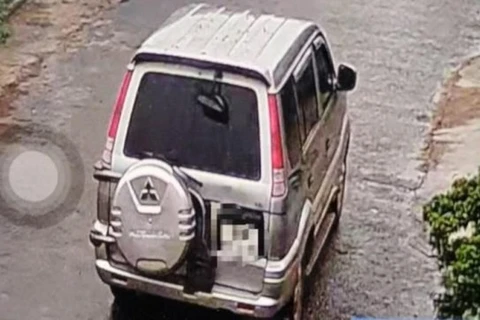 Ôtô chở nhóm cướp đến nhà Chủ tịch huyện Krông Năng. (Ảnh: Camera an ninh/vnexpress.net)