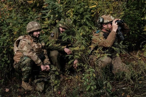 Binh sĩ Ukraine làm nhiệm vụ tại vùng Donetsk ngày 12/10/2022. Ảnh: AFP/TTXVN