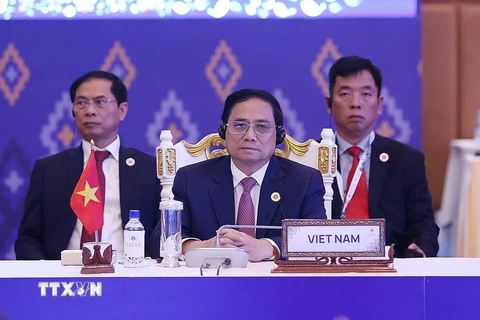 Sáng 11/11/2022, tại thủ đô Phnom Penh (Campuchia), Thủ tướng Phạm Minh Chính dự Phiên họp hẹp Hội nghị cấp cao ASEAN lần thứ 41. (Ảnh: Dương Giang/TTXVN)