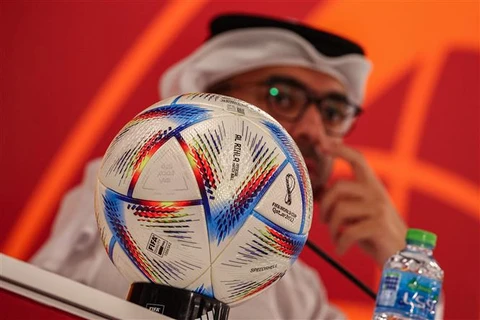 Trái bóng Al Rihla tại cuộc họp báo ở Doha (Qatar) ngày 3/11/2022. (Ảnh: AFP/TTXVN)