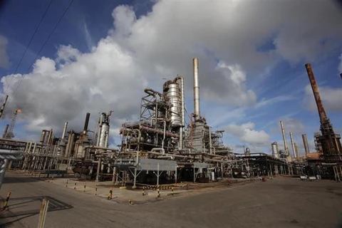 Một cơ sở lọc dầu tại Punto Fijo, bang Falcon (Venezuela). (Ảnh: AFP/TTXVN)