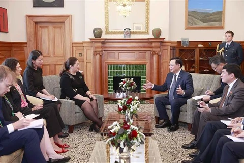 Chủ tịch Quốc hội Vương Đình Huệ hội kiến Toàn quyền New Zealand Dame Cindy Kiro. (Ảnh: Doãn Tấn/TTXVN)