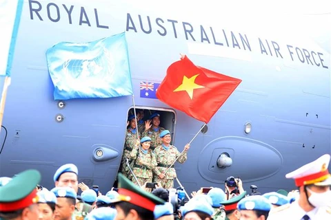 Chuyên cơ của Chính phủ Australia đưa Đội Công binh số 1 và Bệnh viện dã chiến cấp 2 số 4 lên đường thực hiện nhiệm vụ, hồi tháng 4/2022. (Ảnh: Thống Nhất/TTXVN)
