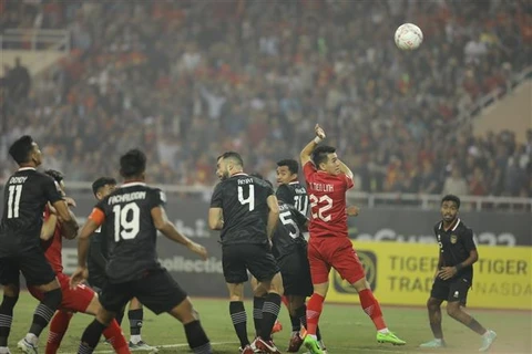 Pha đánh đầu đẳng cấp của Tiến Linh ở phút 47, nâng tỷ số lên 2-0 cho đội tuyển Việt Nam trong trận bán kết lượt về gặp Indonesia trên sân Mỹ Đình, tối 9/1/2023. (Ảnh: Minh Quyết/TTXVN)