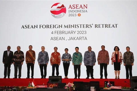 Các Bộ trưởng Ngoại giao ASEAN và Timor Leste tại Hội nghị hẹp Bộ trưởng Ngoại giao ASEAN 2023 ở Jakarta (Indonesia), sáng 4/2/2023. (Ảnh: Đào Trang/TTXVN)