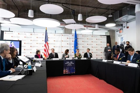 Ngày 5/12/2022, Mỹ và Liên minh châu Âu (EU) cam kết hợp tác giải quyết những quan ngại của EU về Đạo luật Giảm lạm phát của Mỹ. (Ảnh: AFP/TTXVN)