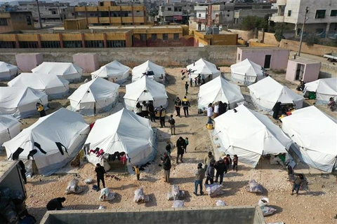 Khu lều tạm dành cho những người dân bị mất nhà cửa sau trận động đất tại Idlib (Syria), ngày 11/2/2023. (Ảnh: AFP/TTXVN)