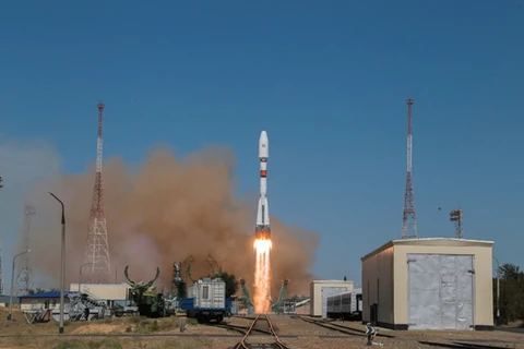 Tên lửa đẩy Soyuz-2.1b mang theo vệ tinh Khayyam của Iran phóng đi từ bệ phóng tại sân bay vũ trụ Baikonur (Kazakhstan) ngày 9/8/2022. (Nguồn: Roscosmos/Reuters/Ảnh chụp màn hình)