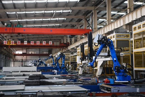 Dây chuyền kỹ thuật số tại một nhà máy lắp ráp ôtô ở Nam Hồ, tỉnh Chiết Giang (Trung Quốc) ngày 2/11/2022. (Ảnh: THX/TTXVN)