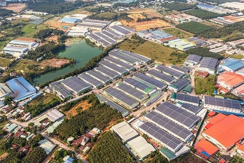 Phía Lào muốn được nghe chia sẻ kinh nghiệm từ Việt Nam liên quan đến các nội dung phát triển khu công nghiệp, phát triển năng lượng tái tạo và năng lượng xanh... (Ảnh: Hồng Đạt/TTXVN)