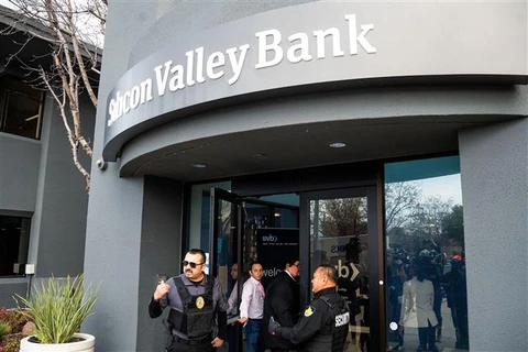 Chi nhánh ngân hàng Silicon Valley (SVB) tại Santa Clara, bang California (Mỹ) ngày 13/3/2023. (Ảnh: AFP/TTXVN)