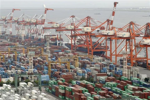 Cảng container Tokyo ở Koto (Nhật Bản). (Ảnh: Kyodo/TTXVN)