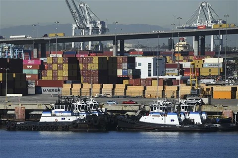Cảng hàng hóa Long Beach, bang California, Mỹ. Ảnh: AFP/TTXVN