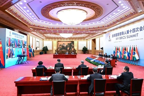 Các nhà lãnh đạo BRICS (ảnh màn hình) tham dự hội nghị thượng đỉnh theo hình thức trực tuyến, ngày 23/6/2022. (Ảnh: THX/TTXVN)