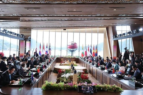 Phiên Đối thoại giữa các lãnh đạo ASEAN và Nhóm công tác cấp cao về Tầm nhìn Cộng đồng ASEAN sau 2025, tại Labuan Bajo (Indonesia) chiều 10/5 vừa qua. (Ảnh: Dương Giang/TTXVN)
