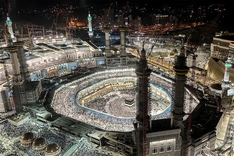Các tín đồ Hồi giáo hành hương về thánh địa Mecca ngày 22/6/2023. (Ảnh: AFP/TTXVN)