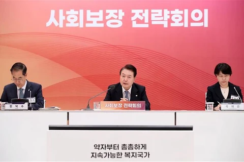 Tổng thống Hàn Quốc Yoon Suk Yeol phát biểu tại cuộc họp về an ninh xã hội ở Seoul. (Ảnh: Yonhap/TTXVN)