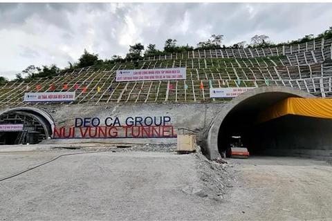 Quang cảnh Hầm Núi Vung thuộc Dự án Cao tốc Cam Lâm-Vĩnh Hảo. (Ảnh: Công Thử/TTXVN) 