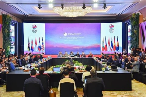Hội nghị AMM-56 với trọng tâm thảo luận về tiến trình xây dựng Cộng đồng ASEAN, triển khai Tầm nhìn ASEAN về Ấn Độ Dương-Thái Bình Dương, quan hệ đối ngoại và cấu trúc khu vực. (Ảnh:TTXVN phát)