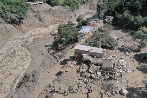 Hiện trường vụ lở đất tại Quetame, Cundinamarca (Colombia). (Ảnh: AFP/TTXVN)