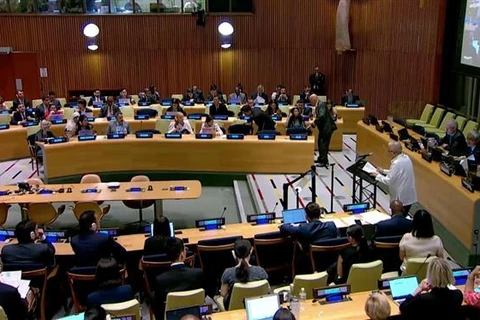 Phiên họp toàn thể của Đại Hội đồng Liên hợp quốc thông qua Nghị quyết kỷ niệm 125 năm thành lập PCA. (Ảnh: TTXVN phát)