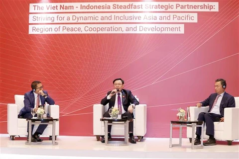 Chủ tịch Quốc hội Vương Đình Huệ phát biểu tại Diễn đàn Quan hệ Đối tác Chiến lược Việt Nam-Indonesia. (Ảnh: Doãn Tấn/TTXVN)