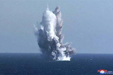Triều Tiên tiến hành thử nghiệm vũ khí hạt nhân tấn công dưới nước ở ngoài khơi huyện Riwon, tỉnh Nam Hamgyong ngày 21/3/2023. (Ảnh: Yonhap/TTXVN)