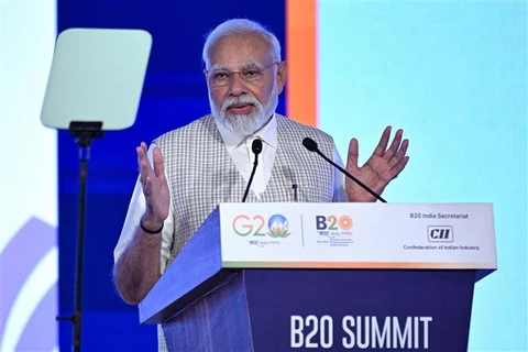 Thủ tướng Ấn Độ Narendra Modi phát biểu tại một diễn đàn kinh doanh ở New Delhi ngày 27/8/2023. (Ảnh: AFP/TTXVN)