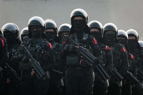 Cảnh sát Indonesia tại Lễ Ra quân đảm bảo an ninh, an toàn cho Hội nghị Cấp cao ASEAN lần thứ 43 tại Jakarta, ngày 1/9/2023. (Ảnh: AFP/TTXVN)