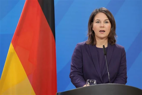 Ngoại trưởng Đức Annalena Baerbock trong một cuộc họp báo tại Berlin. (Ảnh: AFP/TTXVN)
