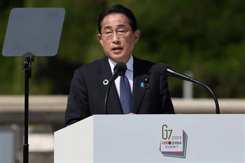 Thủ tướng Nhật Bản Fumio Kishida phát biểu tại cuộc họp báo bế mạc Hội nghị Thượng đỉnh G7 ở thành phố Hiroshima ngày 21/5/2023. (Ảnh: AFP/TTXVN)