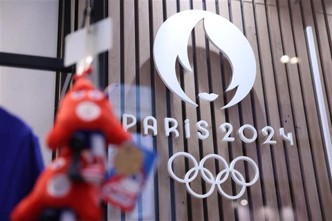 Biểu tượng Thế Vận hội mùa Hè 2024 tại Paris (Pháp). (Ảnh: AFP/TTXVN)
