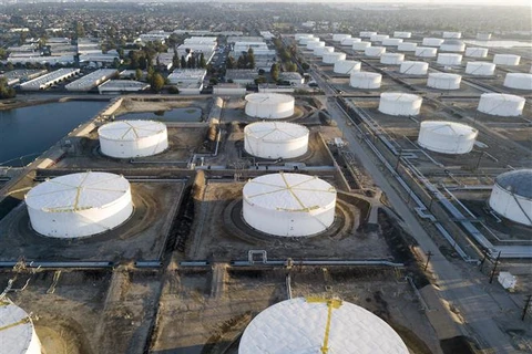 Kho dự trữ dầu tại California (Mỹ). (AFP/TTXVN)