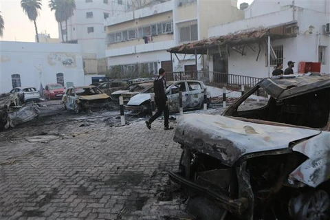 Cảnh tàn phá sau vụ không kích của Israel vào bệnh viện Al-Ahli ở Dải Gaza, ngày 18/10/2023. (Ảnh: THX/TTXVN)