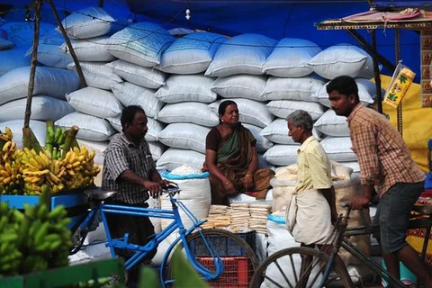 Một cửa hàng bán gạo tại Chennai (Ấn Độ). (Ảnh: AFP/TTXVN)