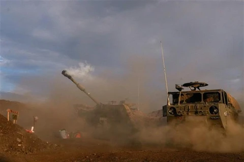 Xe quân sự Israel tham gia tập trận tại khu vưc giáp giới Liban ngày 2/11/2023. (Ảnh: THX/TTXVN)