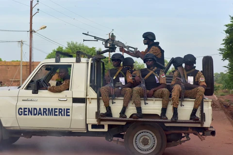 Binh sỹ Burkina Faso tuần tra tại thành phố Ouhigouya. (Ảnh: AFP/ TTXVN)