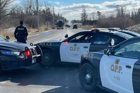 Cảnh sát Ontario tại hiện trường vụ tai nạn. (Nguồn: CBC)