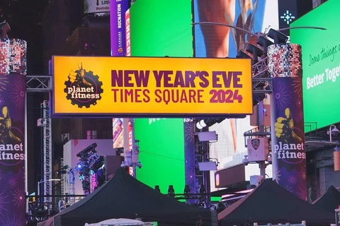 Quảng trường Thời đại sẵn sàng cho đại lễ chào đón Năm mới 2024. (Ảnh: Thanh Tuấn/TTXVN)