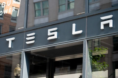 Một cửa hàng của Tesla tại Washington, D.C. (Mỹ). (Ảnh: AFP/TTXVN)