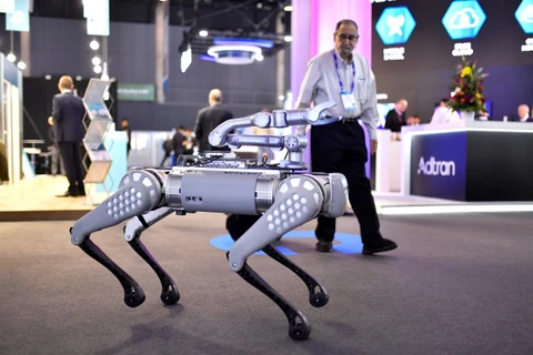 Robot được trưng bày tại Triển lãm Di động Thế giới 2023 ở Barcelona (Tây Ban Nha). (Ảnh: AFP/TTXVN)
