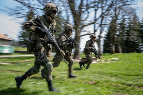 Binh sỹ tham gia cuộc tập trận LUX 23 tại Les Geneveys-sur-Coffrane (Thụy Sĩ), ngày 4/5/2023. (Ảnh: AFP/TTXVN)