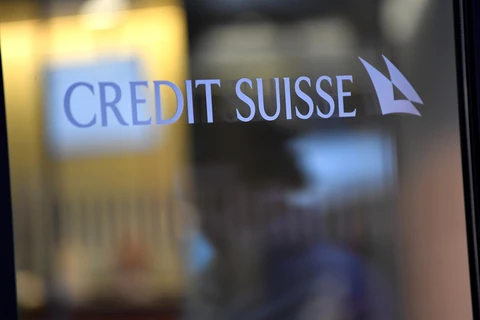 Biểu tượng Credit Suisse tại một chi nhánh ở Geneva (Thụy Sĩ). (Ảnh: THX/TTXVN)