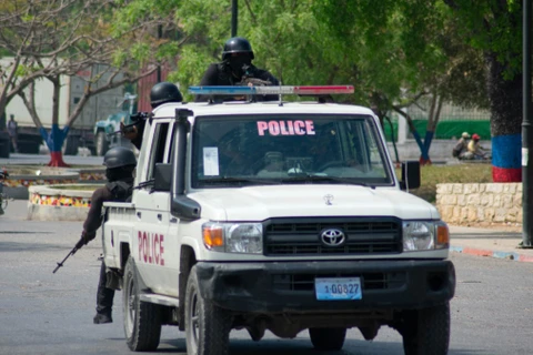 Cảnh sát tuần tra tại Thủ đô Port-au-Prince (Haiti), ngày 22/3/2024. (Ảnh: AFP/TTXVN)