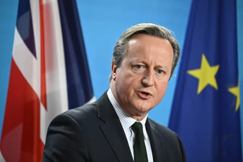 Ngoại trưởng Anh David Cameron phát biểu trong cuộc họp báo ở Berlin (Đức) ngày 7/3/2024. (Ảnh: AFP/TTXVN)