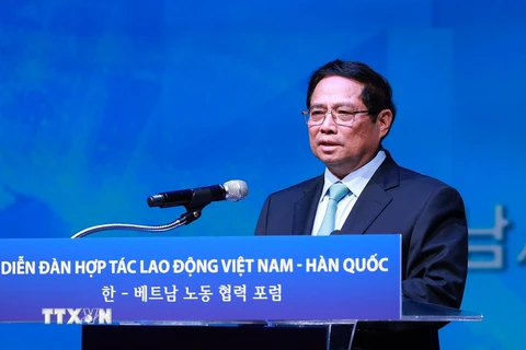 Thủ tướng Phạm Minh Chính phát biểu tại Diễn đàn hợp tác lao động Việt Nam-Hàn Quốc. (Ảnh: Dương Giang/TTXVN)